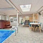 Pool House With Space For Relaxation Nyaraló Bording Stationsby