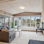 Pool House With Space For Relaxation Nyaraló Bording Stationsby
