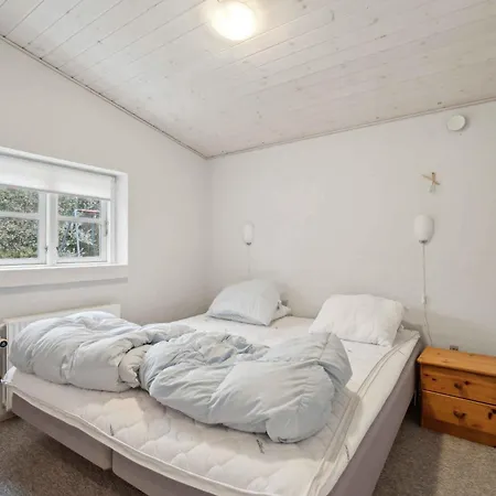 Pool House With Space For Relaxation Nyaraló *